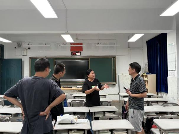 初一年级家长会 (4)