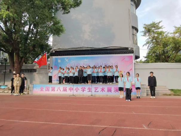 迎国庆唱国歌、校歌、红歌活动 (1)
