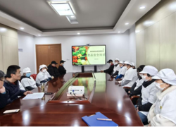 严守食安底线 护航开学饮食 ——莫厘中学召开新学期食堂安全人员培训会议