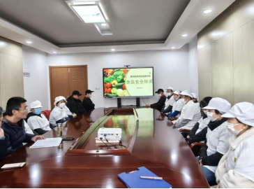 严守食安底线 护航开学饮食 ——莫厘中学召开新学期食堂安全人员培训会议